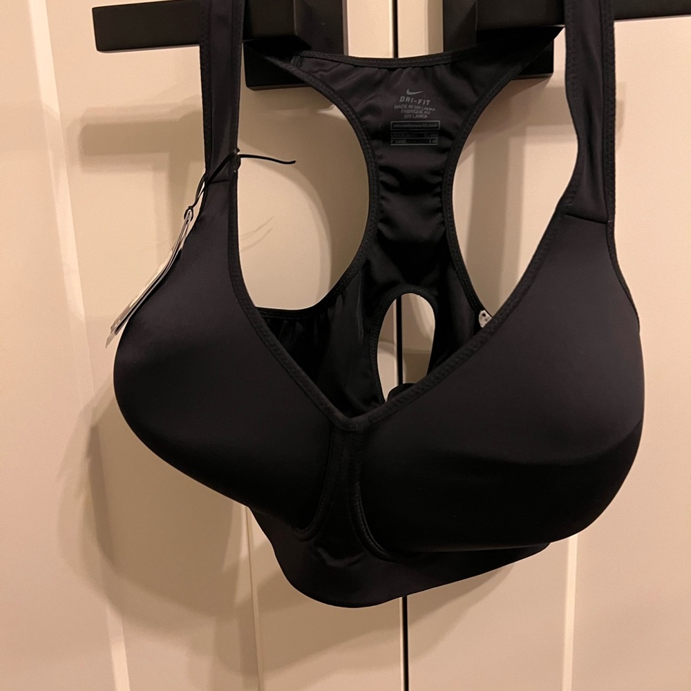 Nike Women's Sleek Black Sports Bra